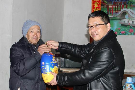 太阳太阳集团tyc9728tyc9728公司党委开展“百千万”春节慰问活动3.jpg
