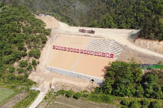 调整大小 路基一工区大填方段.JPG